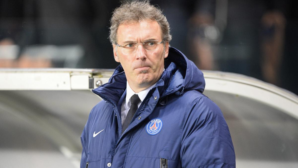 Mercato PSG Laurent Blanc Doit Recruter Un Milieu De Terrain