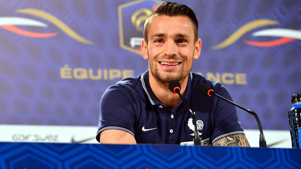 Mercato PSG Arsenal LAS Monaco Dans La Course Pour Debuchy