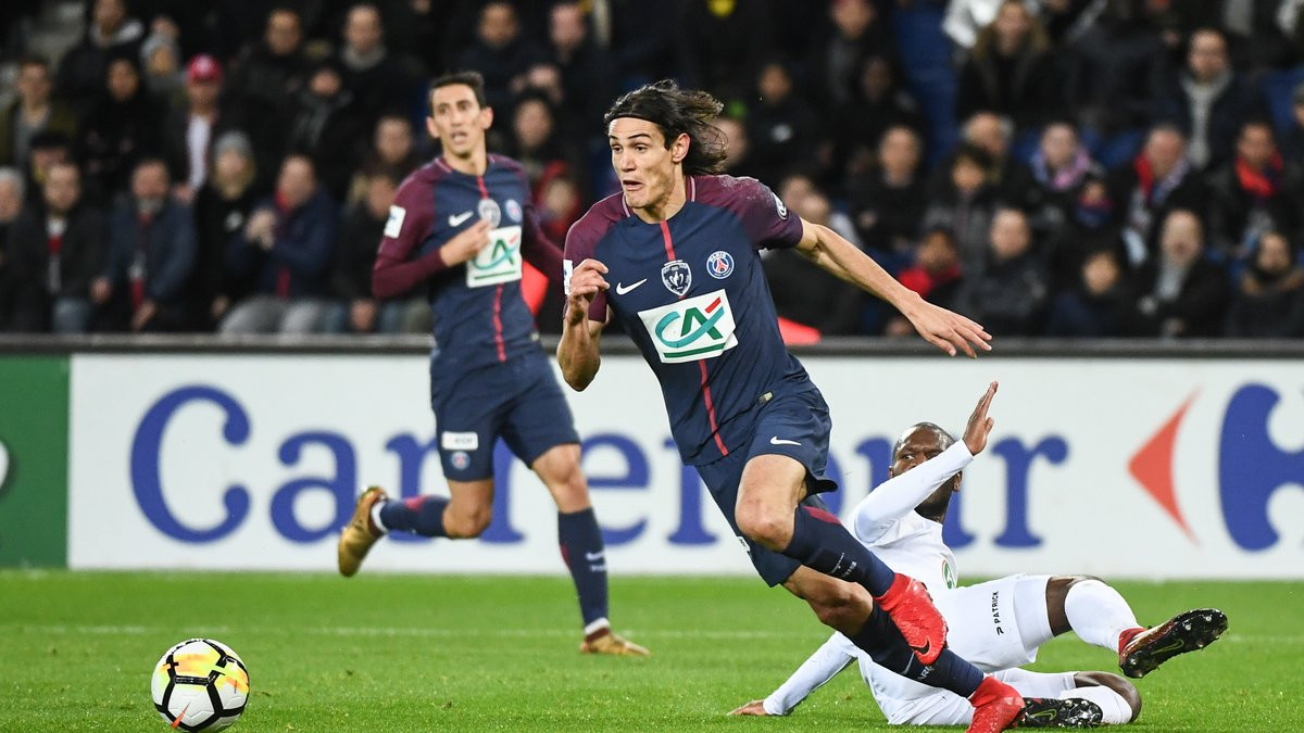 Psg Marquinhos Fait Passer Un Message Cavani Pour Le Record D