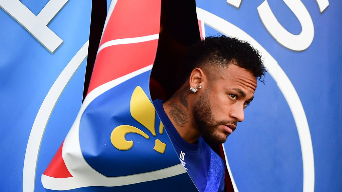 Mercato Psg Ce Grand Nom Du Bar A Qui Interpelle Neymar Pour Son