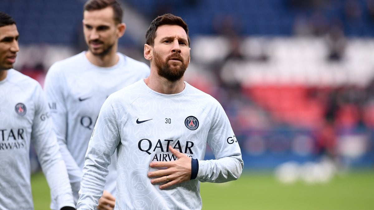 Le clan Messi réclame sa tête le PSG jubile Le10sport