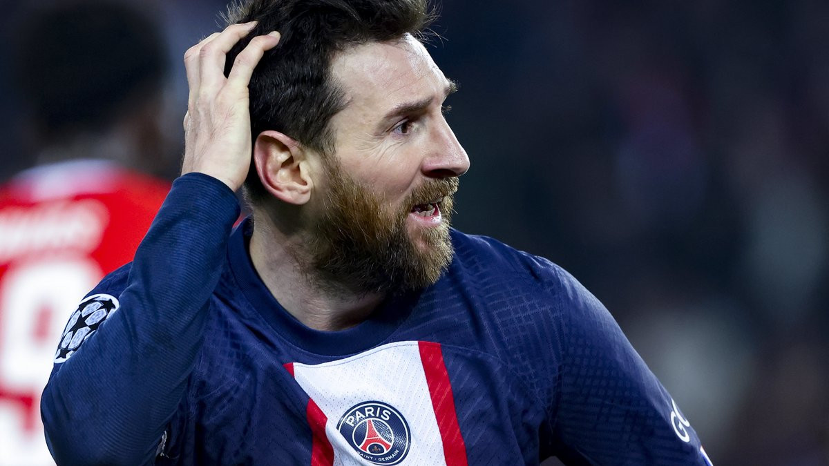 Ils Se L Chent Dans Le Feuilleton Messi Le Psg Annonce La Couleur