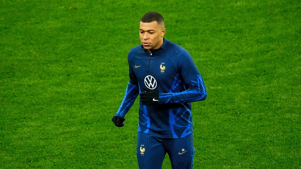 Deschamps lance sa révolution avec Mbappé un champion du monde valide