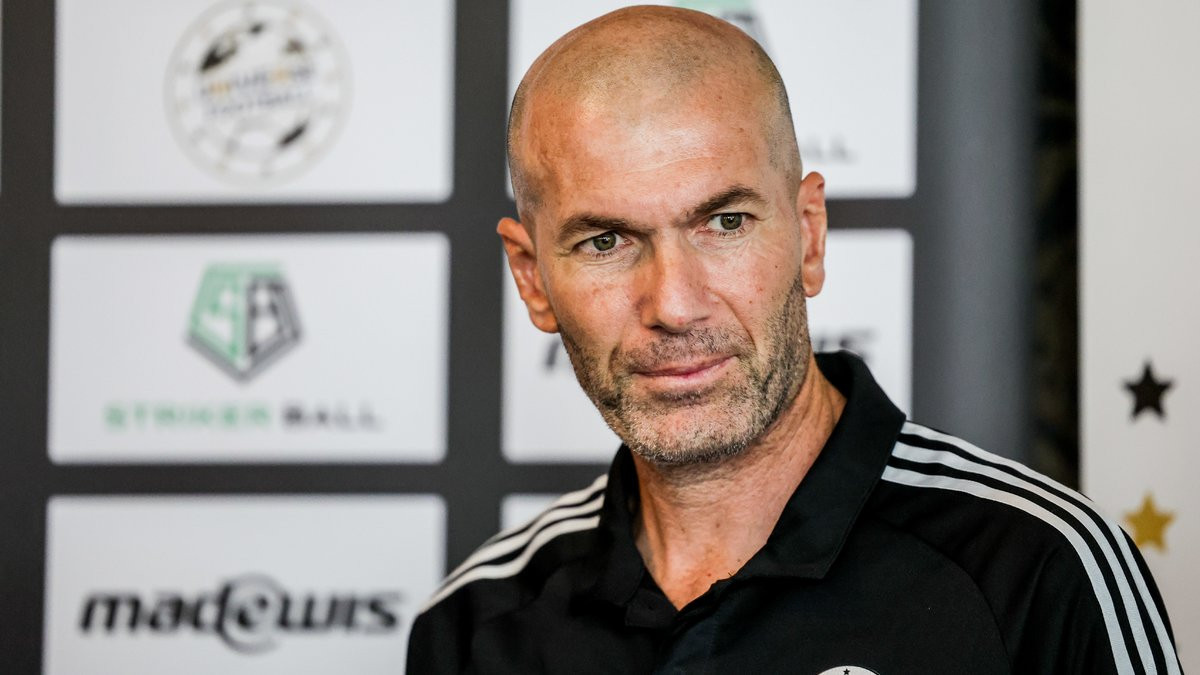 Zidane Lom La V Rit Est D Voil E Le Sport