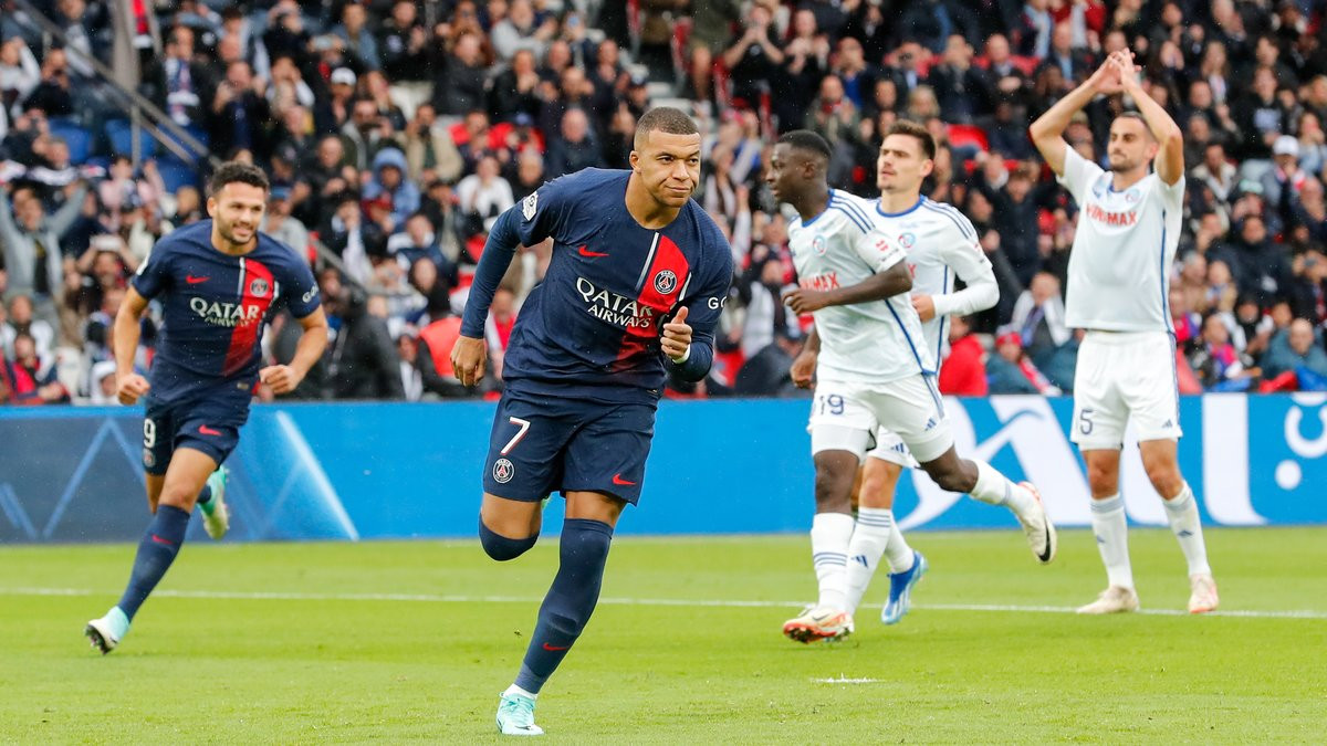 Mbapp Critiqu Un Joueur Du Psg Se L Che Le Sport