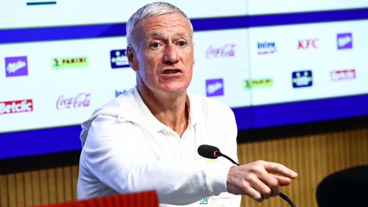 Deschamps reçoit un appel du pied pour lété prochain Le10sport