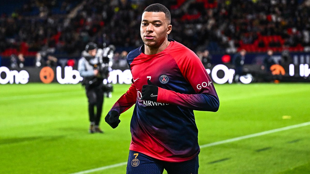 Psg Surprise La Star De Lom Surclasse Mbapp Le Sport