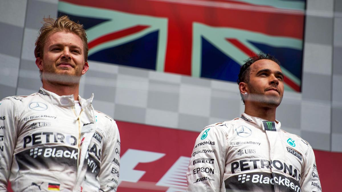 Formule 1 : Lewis Hamilton favorisé ? Mercedes répond ! - Le10sport.com