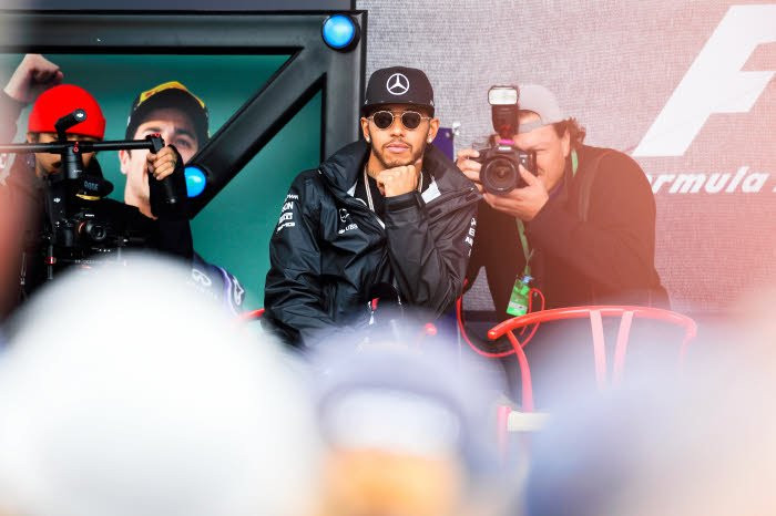 Formule 1 : La nouvelle polémique autour du comportement de Lewis ...