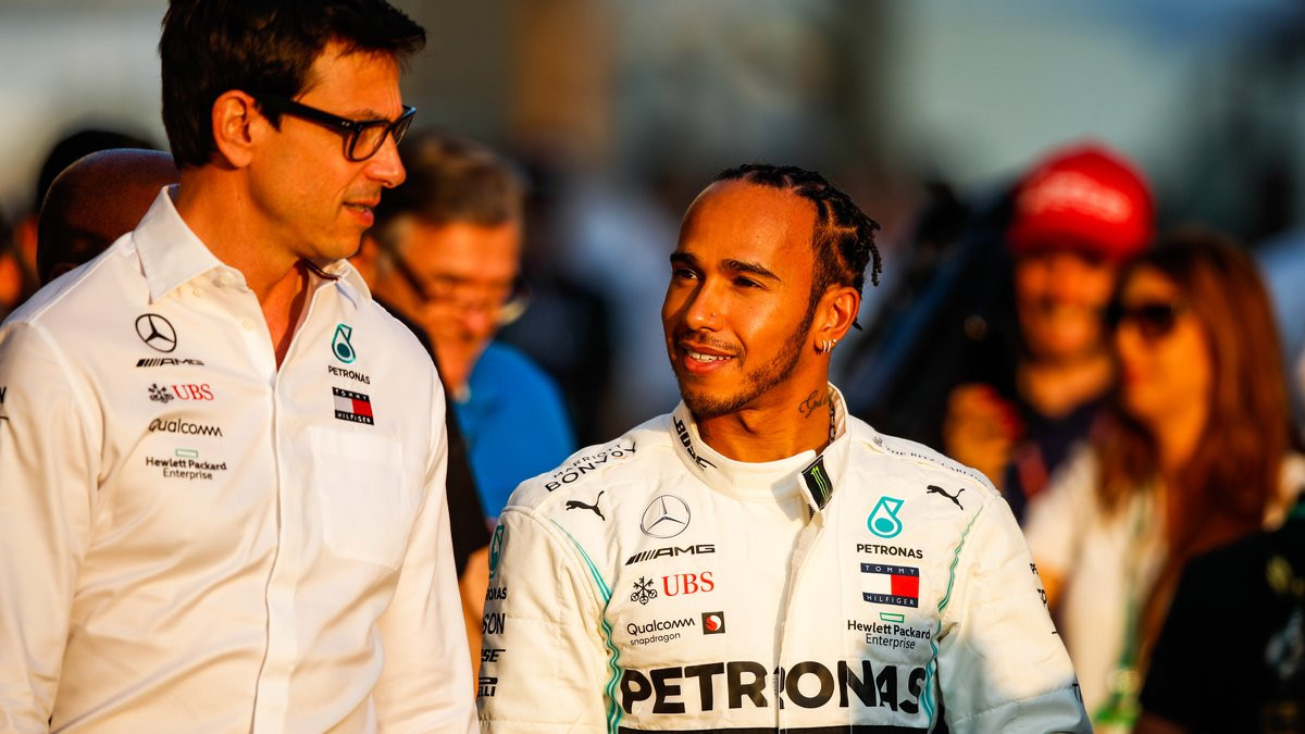 Formule 1 : Toto Wolff répond à la sortie de Lewis Hamilton sur son ...