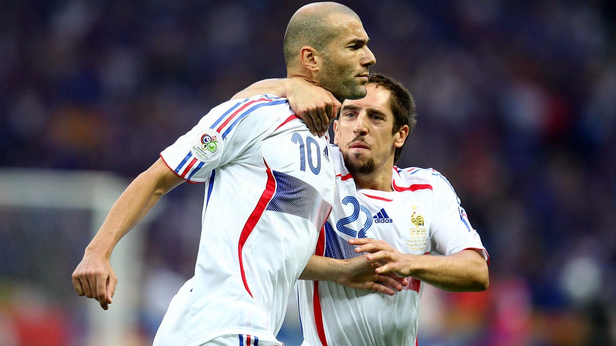 Franck Ribéry a osé s'attaquer à Zinedine Zidane en équipe de France : «Je n'aurais jamais fait ça»