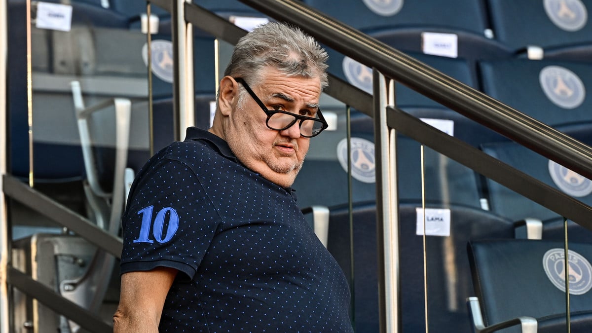 Pierre Ménès : Il dévoile un secret avec "de très jolies filles" !