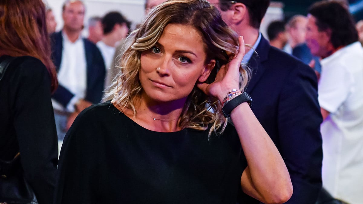 Flagrant délit : Laure Boulleau mate un joueur du PSG ?