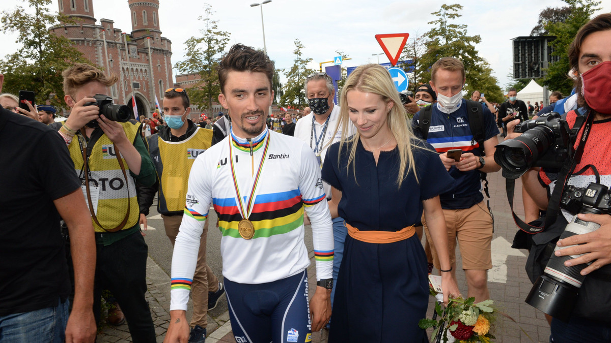«C’est foutu», l’annonce en direct de Marion Rousse avec Alaphilippe