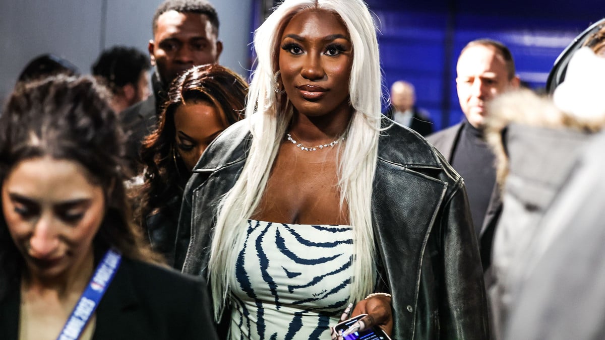 Aya Nakamura et Damso face au PSG : Les supporters réclament du changement !