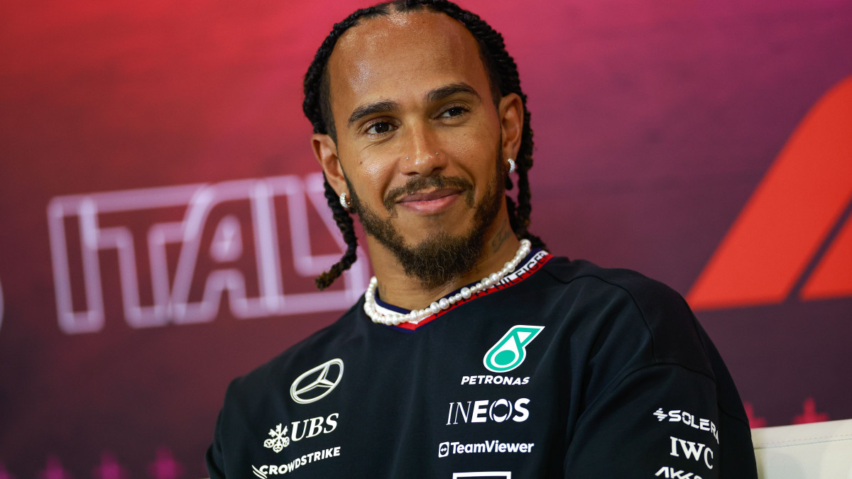 Formule 1 : Mercedes se lâche sur le transfert de Lewis Hamilton ...