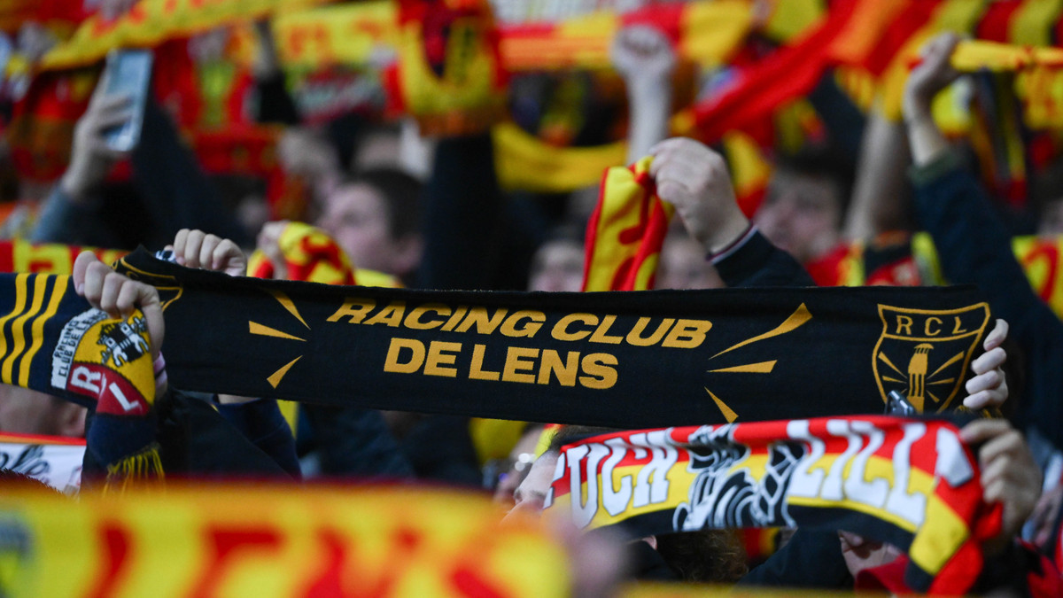 RC Lens : Il se fait recadrer en direct après la polémique - Le10sport.com