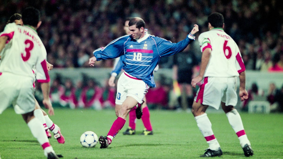 Zidane a enchaîné les craquages durant sa carrière, même au Stade de France : «Il lui a mis une de ces droites»