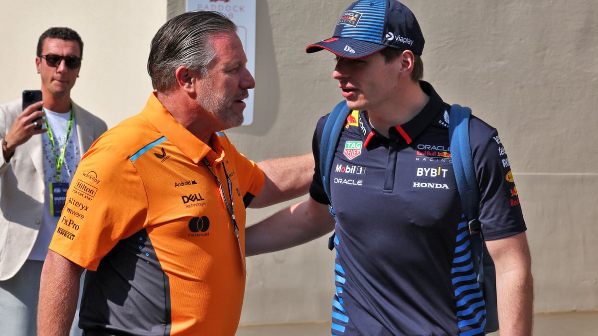 Image accompanying Le10Sport.com coverage of Max Verstappen and the McLaren transfer rumors.