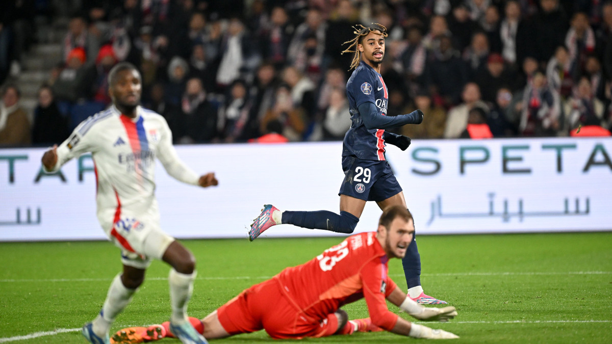 Transfert au PSG : L’OL s’en mêle, ça chauffe en coulisses !