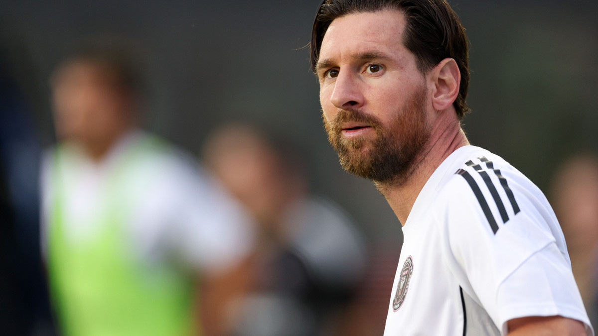 Lionel Messi remplacé par un adolescent, il hallucine !
