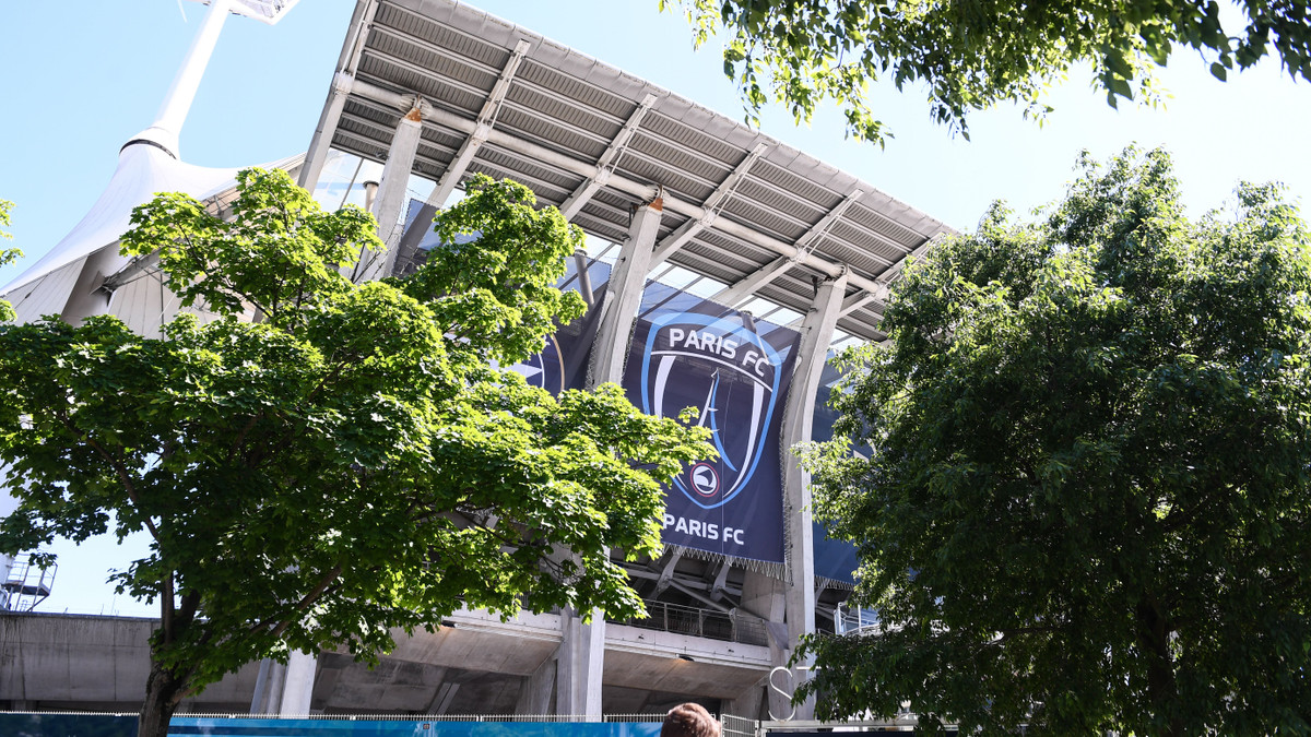 Le Paris FC veut frapper fort : Un coup à la FC Barcelone annoncé !