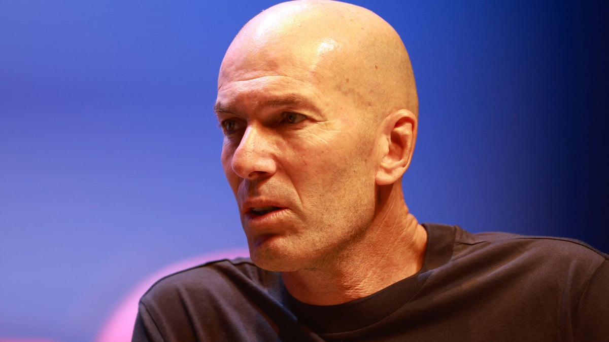 Photo: le10sport.com Zinédine Zidane's Past Conflicts Resurface Following His Appointment as France Manager