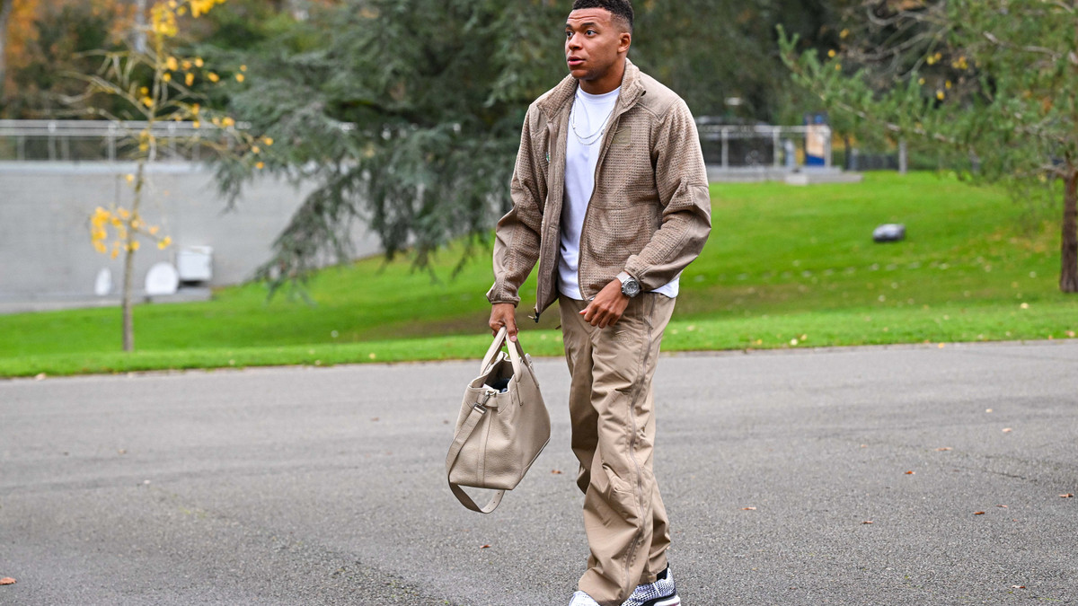 Ses moments d'intimité avec Kylian Mbappé sont gâchés, «il y a les journalistes, des gens qui sont là...»