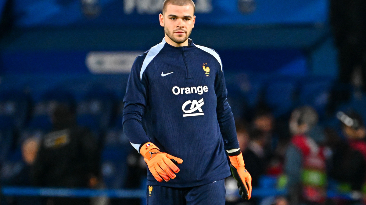 Lucas Chevalier remplacé par «le meilleur du monde» : Le PSG prépare une énorme surprise !