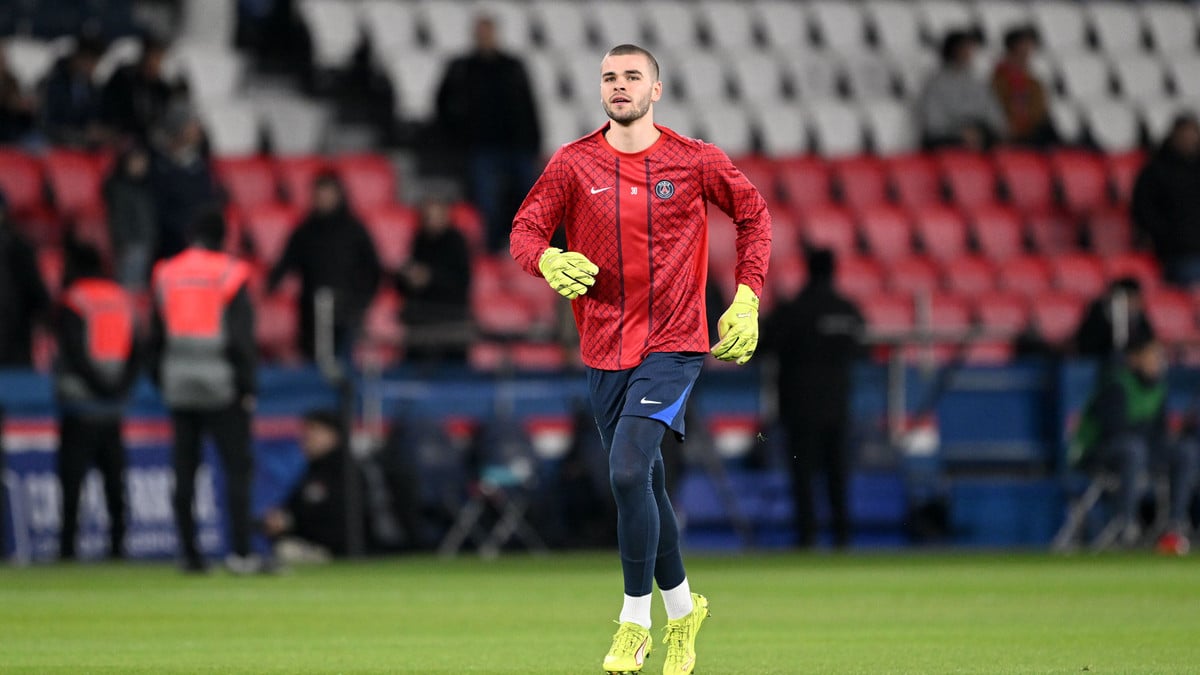 Le PSG prépare un transfert inattendu : La mèche est vendue pour le départ de Lucas Chevalier ?