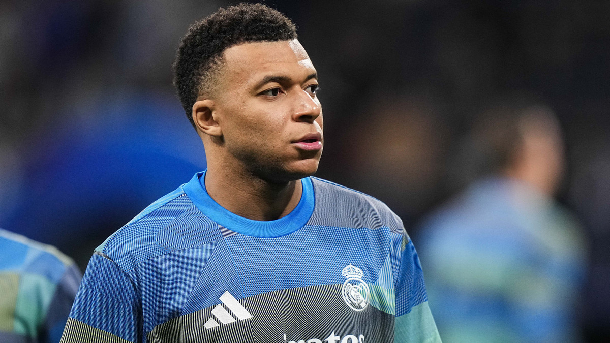 Kylian Mbappé avec Ester Exposito à Paris : Il a vécu «l’enfer» ?