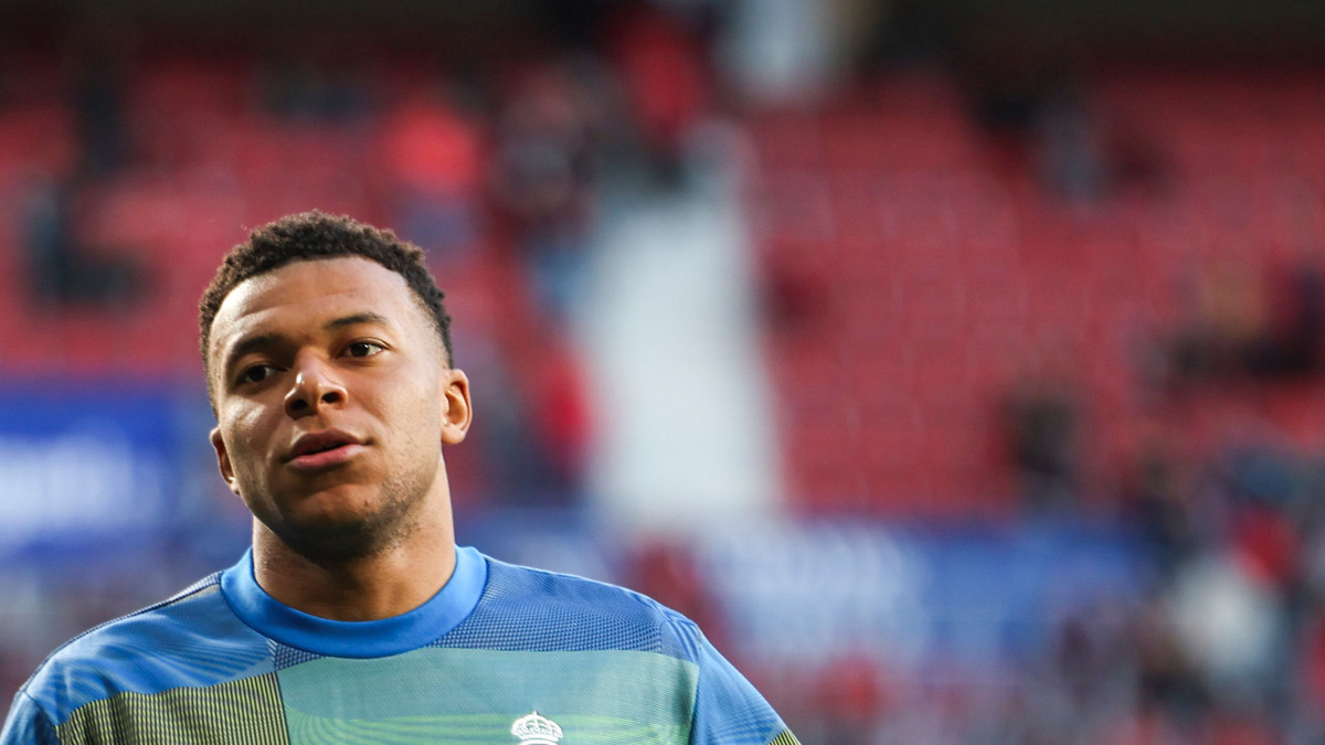Kylian Mbappé : «Si tu reviens, je te frappe», l'échange avec un supporter diffusé sur les réseaux sociaux !