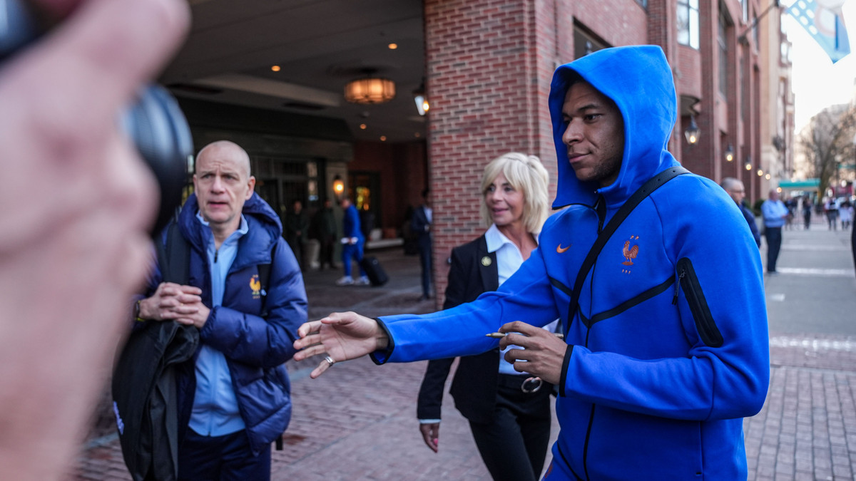 Équipe de France : Kylian Mbappé, ses retrouvailles avec une star ont fuité !