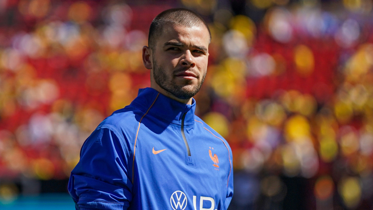 Un club très prestigieux débarque pour Lucas Chevalier : L'avenir du gardien du PSG est peut-être relancé !