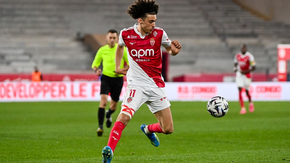 Mercato : Le PSG relance tout pour Maghnes Akliouche !