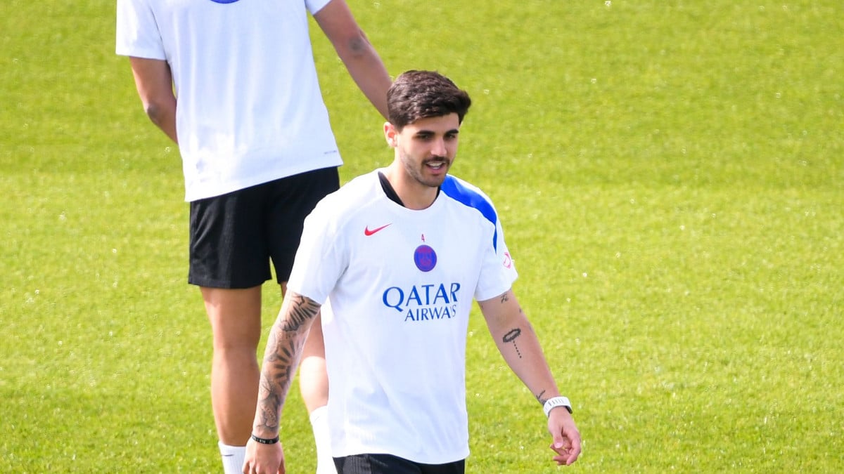 PSG - Lucas Beraldo comparé à Sergio Busquets : Un ancien joueur calme tout le monde