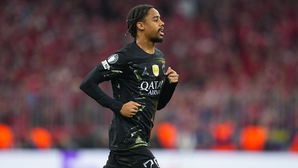 L'After Foot annonce le prix du transfert de Bradley Barcola... et glisse le nom de deux joueurs pour le remplacer au PSG !