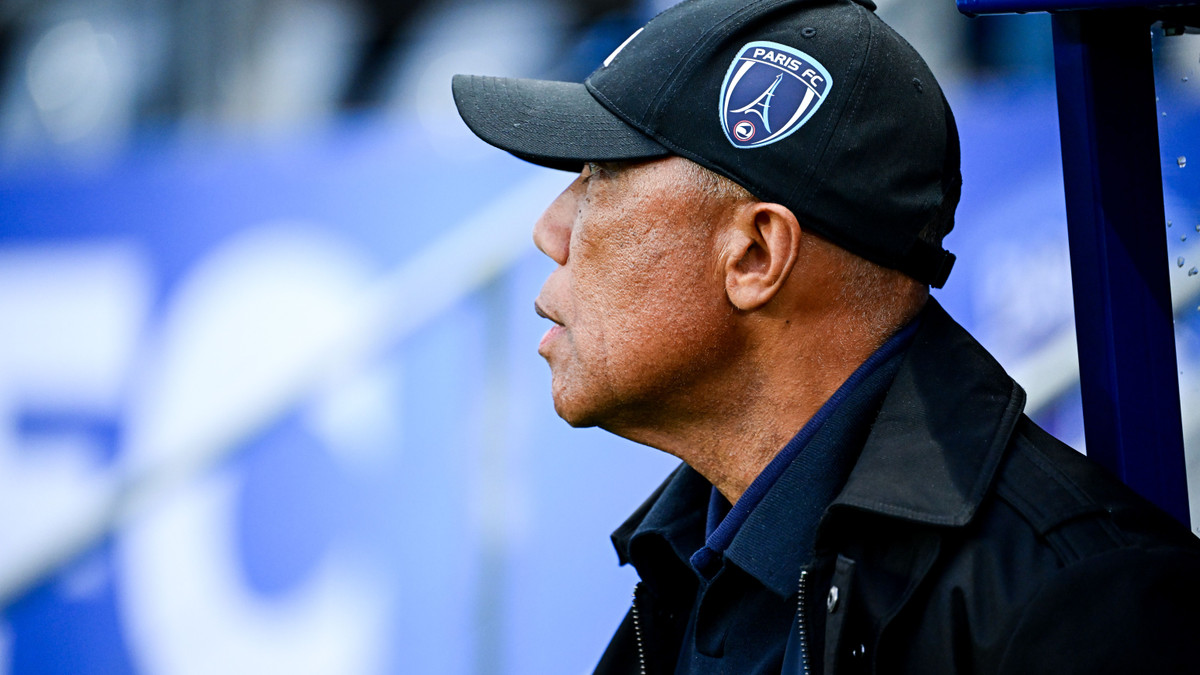 «C'est fini» pour Antoine Kombouaré : Daniel Riolo annonce le prochain entraîneur du Paris FC !