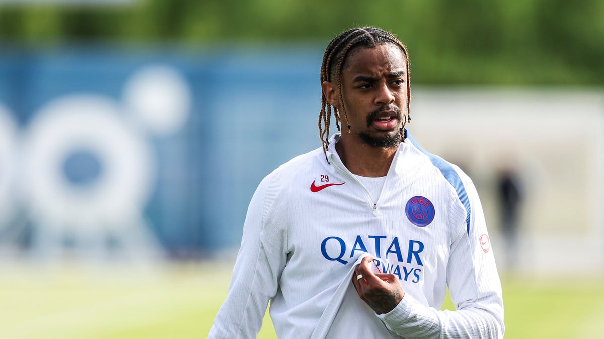 Après Bradley Barcola, Liverpool «s’intéresse à un autre joueur du PSG» : Fabrizio Romano donne le nom du Parisien qui pourrait le suivre chez les Reds !