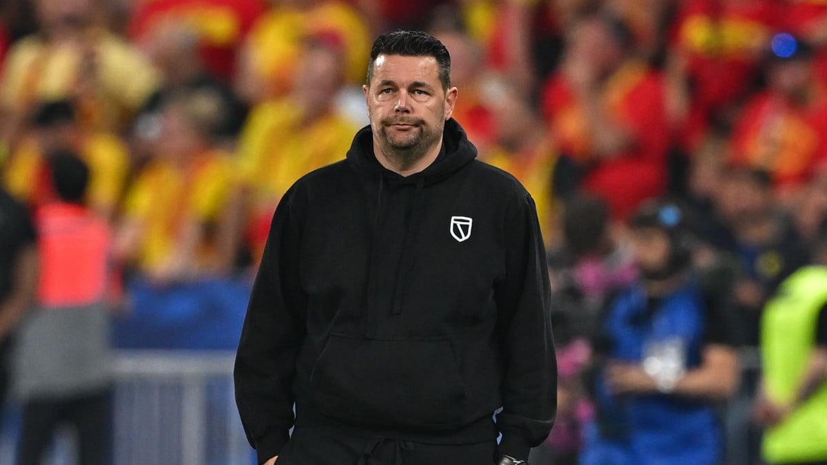 «Il ne doit rien au RC Lens» : Le départ de Pierre Sage est clairement envisagé sur RMC !