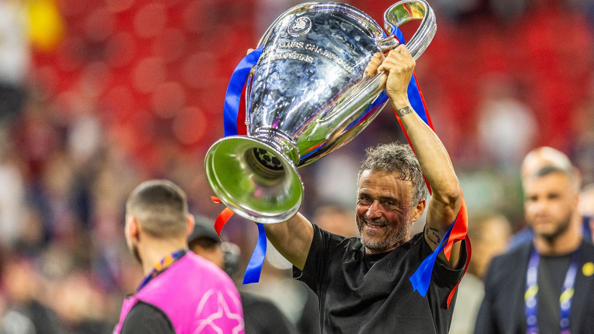 Akliouche, Suzuki, Godts : Le PSG dégaine des offres dans tous les sens et prépare un mercato à plus de 200M€ pour satisfaire Luis Enrique