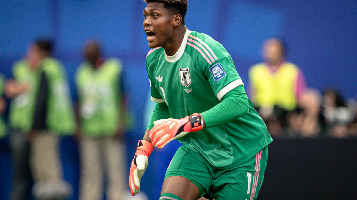 Mercato - Le PSG est sous le charme : Voilà le gros projet réservé à Zion Suzuki après le départ de Kang-In Lee
