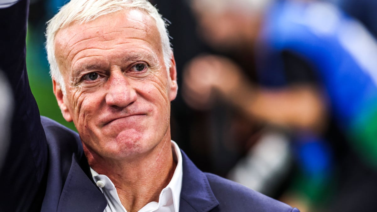 Deux mois après avoir quitté l'équipe de France, Didier Deschamps fait une sortie remarquée... au concert de Céline Dion !
