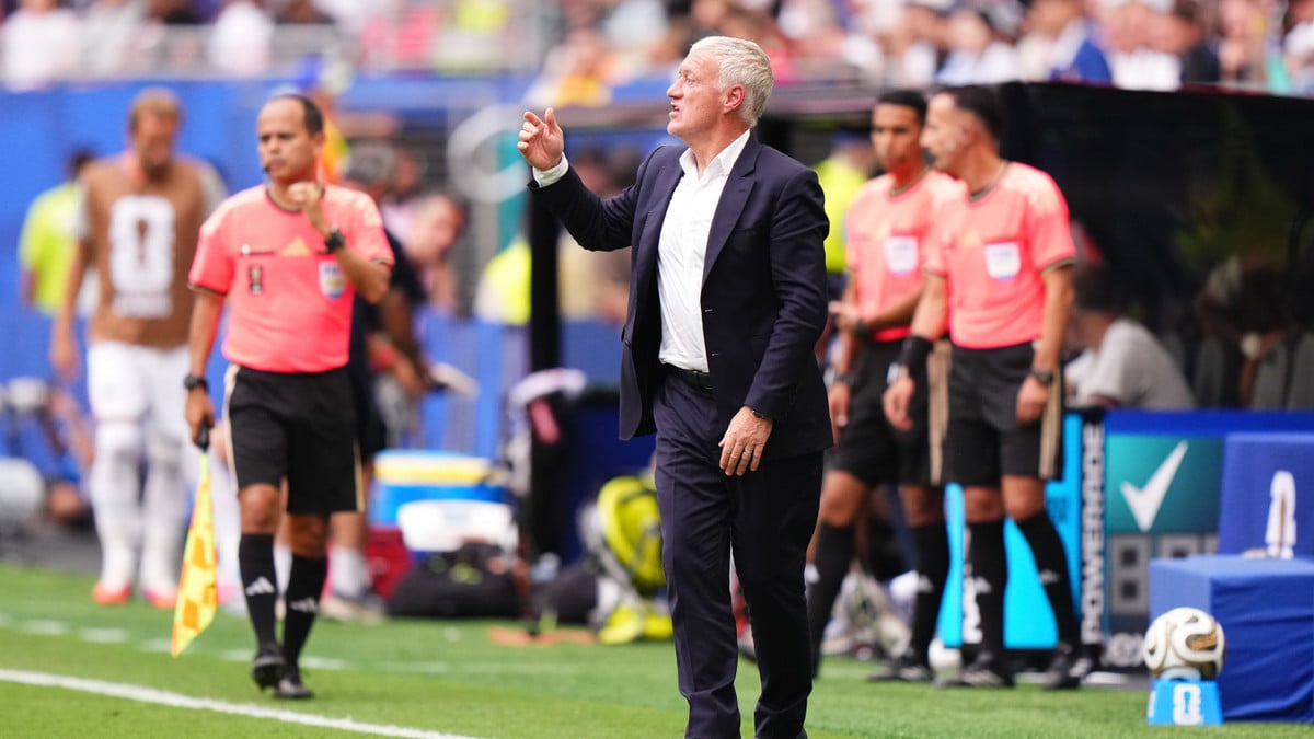 Pendant que Zinedine Zidane fait ses débuts en équipe de France, Didier Deschamps prend une décision importante pour son avenir !