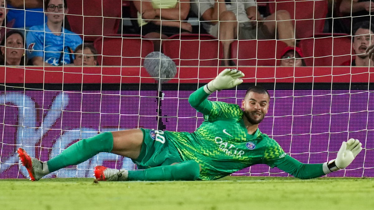 Lucas Chevalier laissé de côté : Le PSG justifie un choix qui fait parler en plein mercato