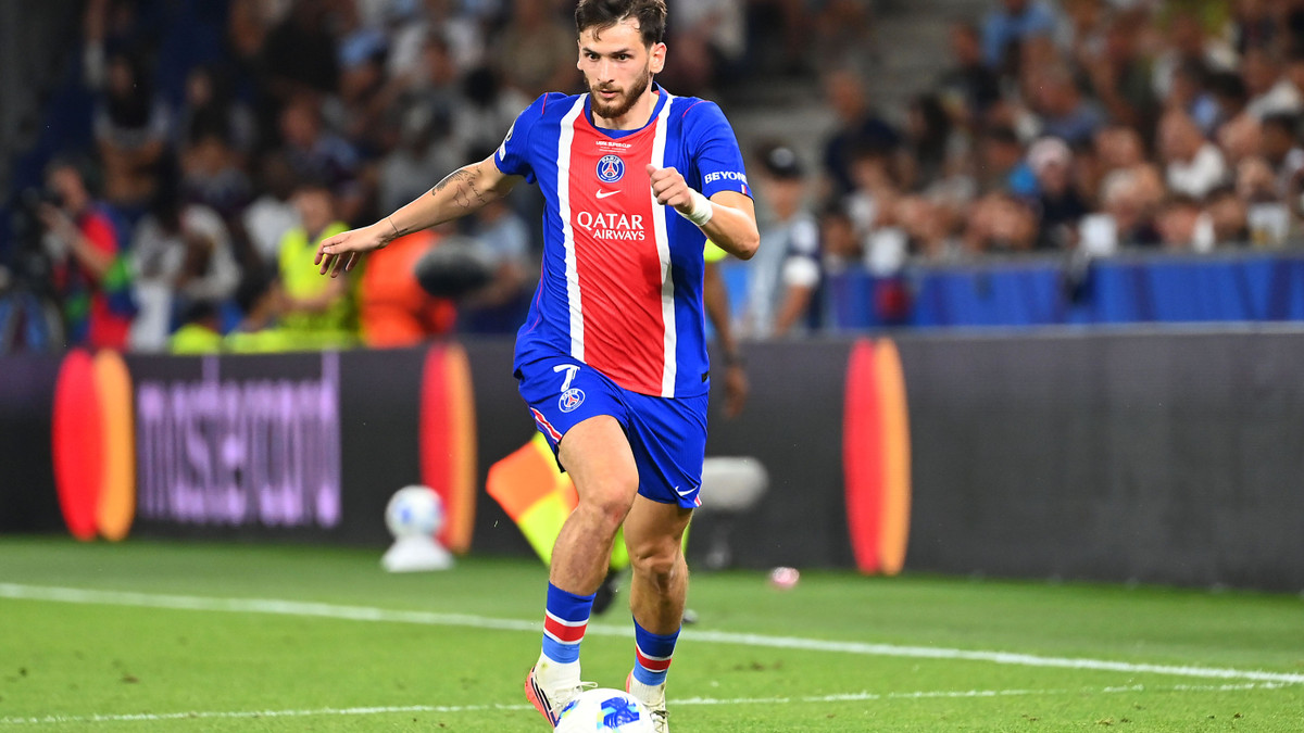 le-psg-l-che-un-joli-ch-que-sur-le-mercato-le-nouveau-khvicha