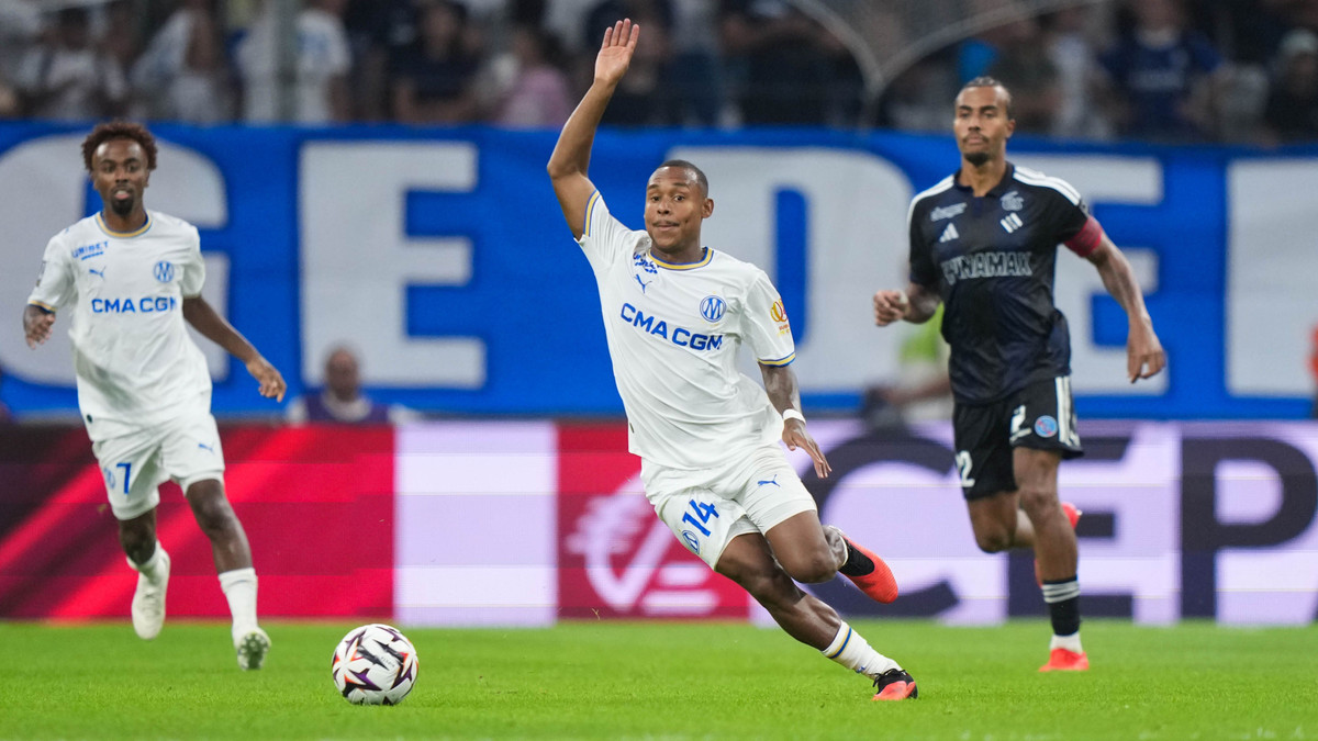 Les dirigeants de l'OM évoquent le cas Paixao et la situation sur le mercato, leur stratégie se dessine...
