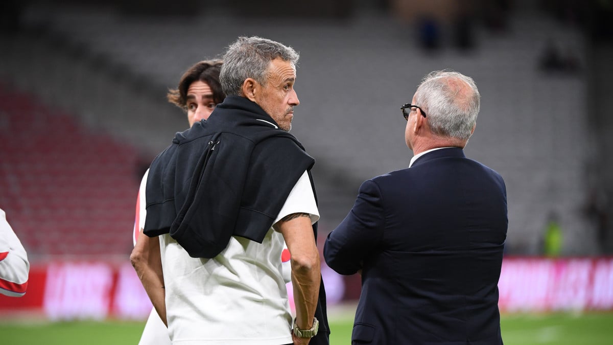 C'est l'été de tous les records au PSG, et ce n'est pas terminé : Luis Enrique prépare une surprise de dernière minute sur le mercato !