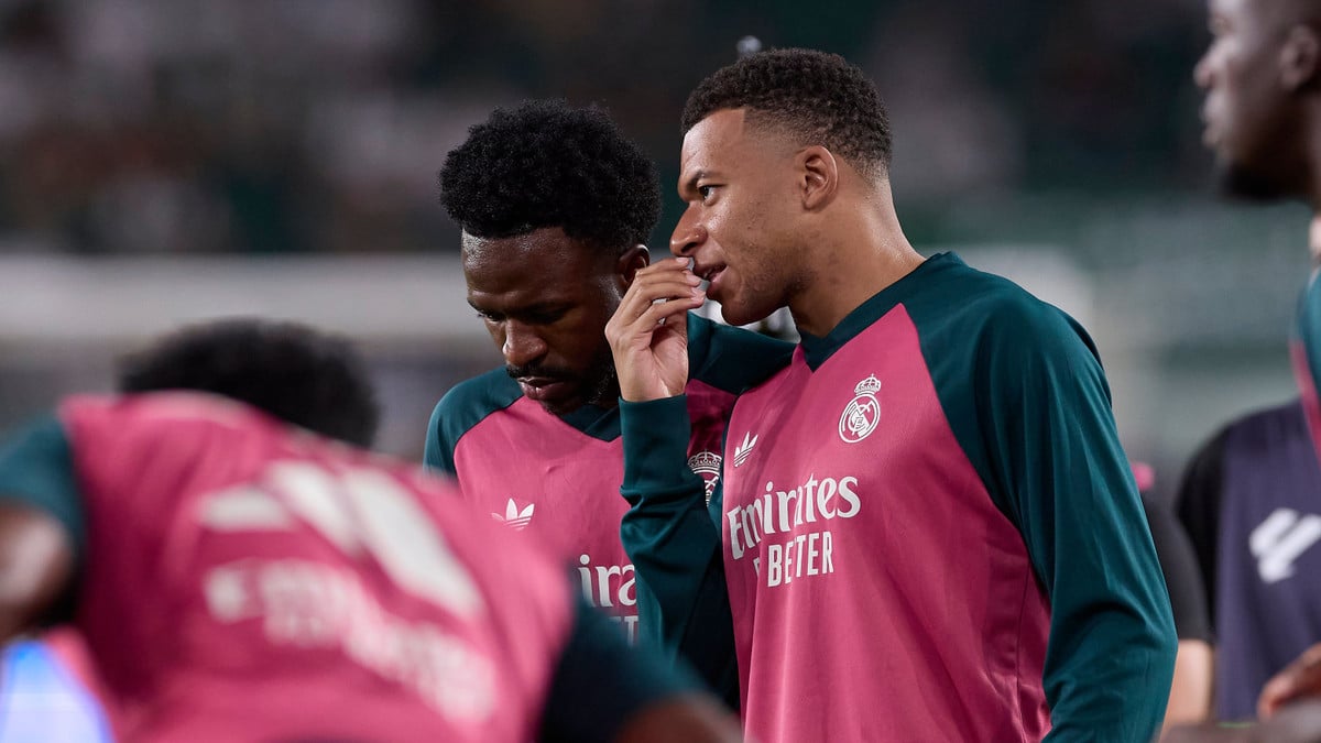 Après Lamine Yamal et Neymar, Kylian Mbappé refuse une offre de 200M€ : Selon l'IA, Vinicius Jr pourrait être le prochain sur la liste !