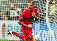 Raul Meireles signe a Liverpool